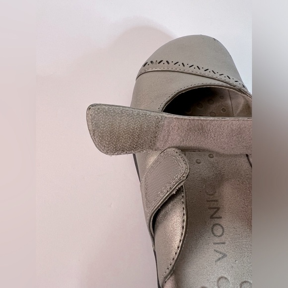 Vionic Allegra Metallic Clog/Mule - Picture 8 of 12